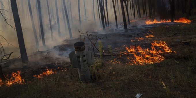 Der Ukraine-Krieg verursacht auch Waldbrände. ukraine