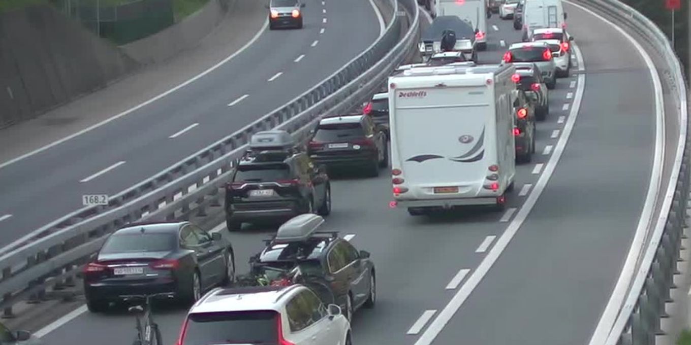 wie viel km stau am gotthard heute