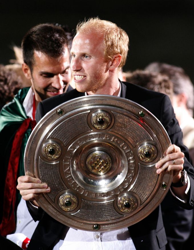 Ludovic Magnin wurde mit Stuttgart (im Bild) 2007 und mit Werder Bremen 2004 Deutscher Meister. FCB Ludovic Magnin