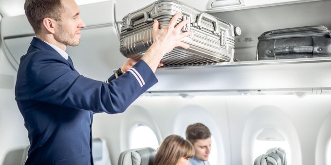 Personal der Air Baltic belegte kürzlich auf einem überbuchten Flug von Riga nach Zürich Plätze. Fliegen
