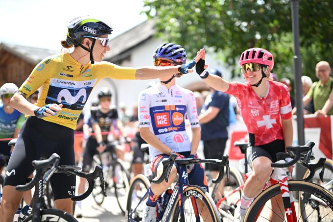 Marlen Reusser klatscht mit Noemi Rüegg ab. Marlen Reusser Noemi Rüegg