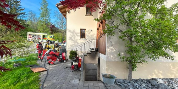 Bei einem Brand in Wernetshausen wurde ein Mann verletzt. Brand in Wernetshausen