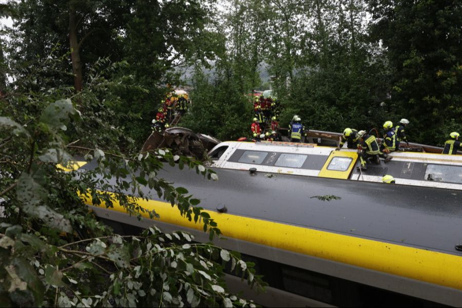 Insgesamt wurden 50 Personen verletzt, 25 davon schwer.