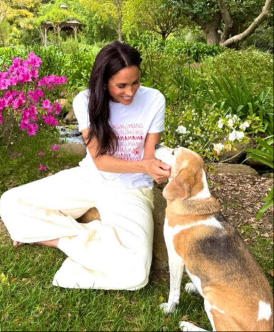 Auf Instagram zeigt sich Meghan meist in sehr schlichten Outfits.