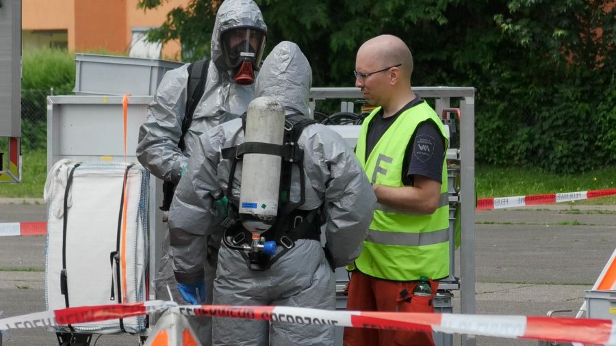 Einsatzkräfte vor Ort in Volketswil ZH.