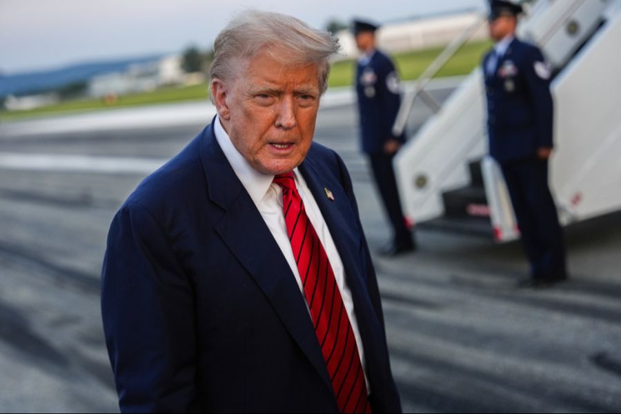 Donald Trump will mit den Drohungen auch von der Epstein-Affäre ablenken.