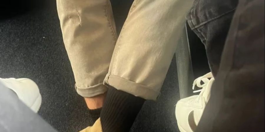 Manspreading