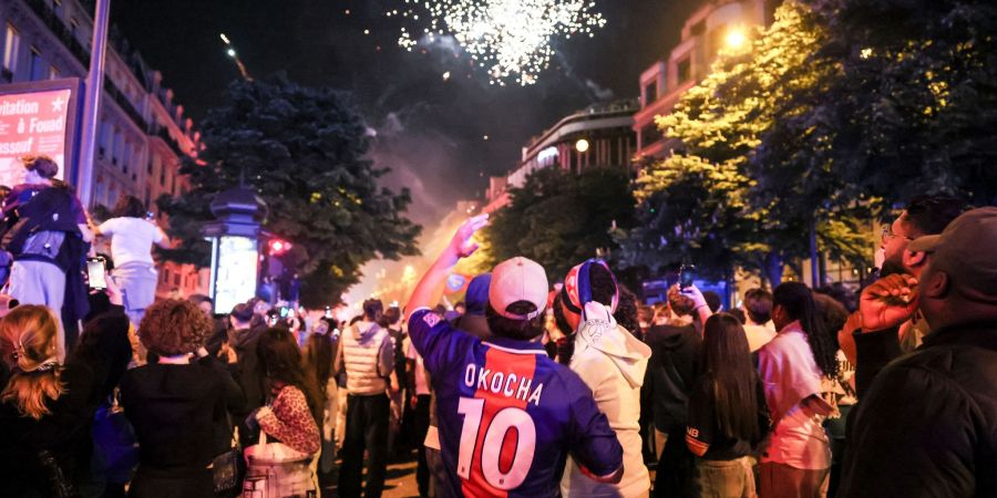Bei den Feiern nach dem PSG-Sieg gab es Ausschreitungen mit 43 Festnahmen sowie einen Zwischenfall mit drei Verletzten.