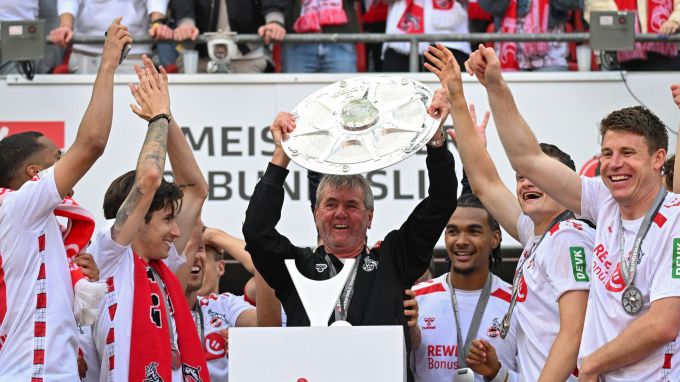 Friedhelm Funkel steigt mit Köln in die Bundesliga auf. Friedhelm Funkel