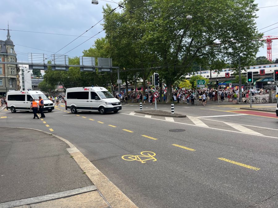Die Kantonspolizei Bern stand bereit für allfällige Ausschreitungen.