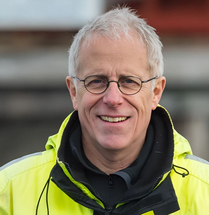Christian Surber ist Pharmazeut und emeritierter Titularprofessor für Dermatopharmakologie. Christian Surber