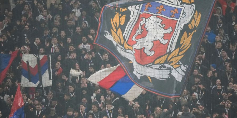 Die Fans von Olympique können aufatmen: Der Zwangsabstieg für Lyon ist vom Tisch.