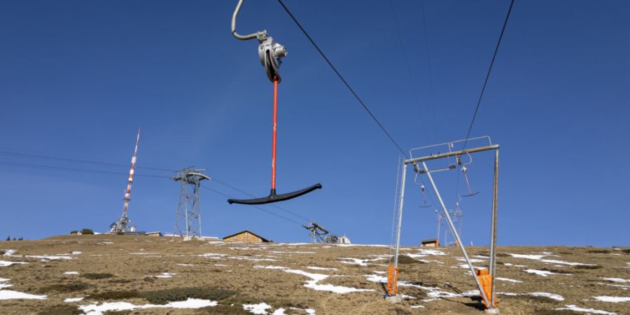 Zu wenig Schnee: Der Klimawandel setzt gerade kleineren und tiefer gelegenen Bergbahnen zu. Die Branche ist im Wandel. Stärker gefragt sind Sommer- und Ganzjahresangebote.  (Symbolbild)