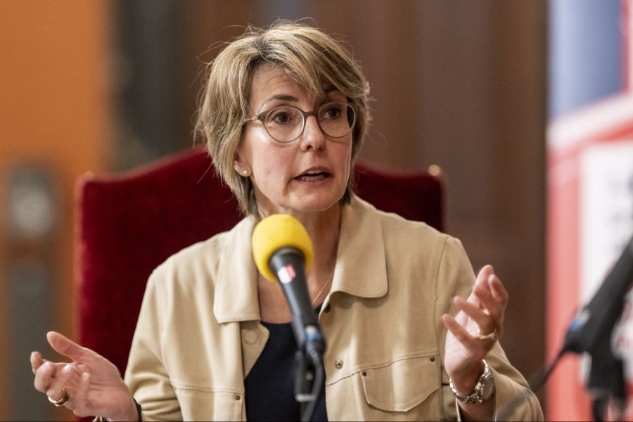 Der Vorstoss von Nationalrätin Nadine Gobet (FDP) fordert, dass «geschieden» künftig kein Zivilstand mehr auf Formularen darstellt.