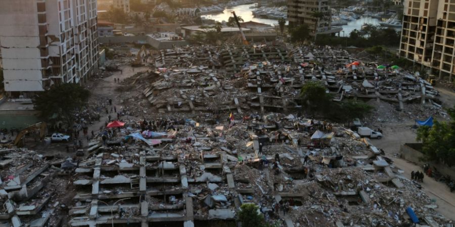 Schäden sind nach den Erdbeben in La Guaira zu sehen. Foto: Ariana Cubillos/AP/dpa
