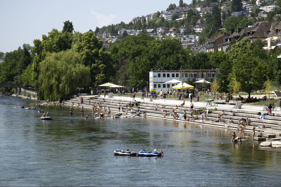Ab dem heutigen Mittwoch schmilzt die Schweiz unter einer Hitzewelle dahin.