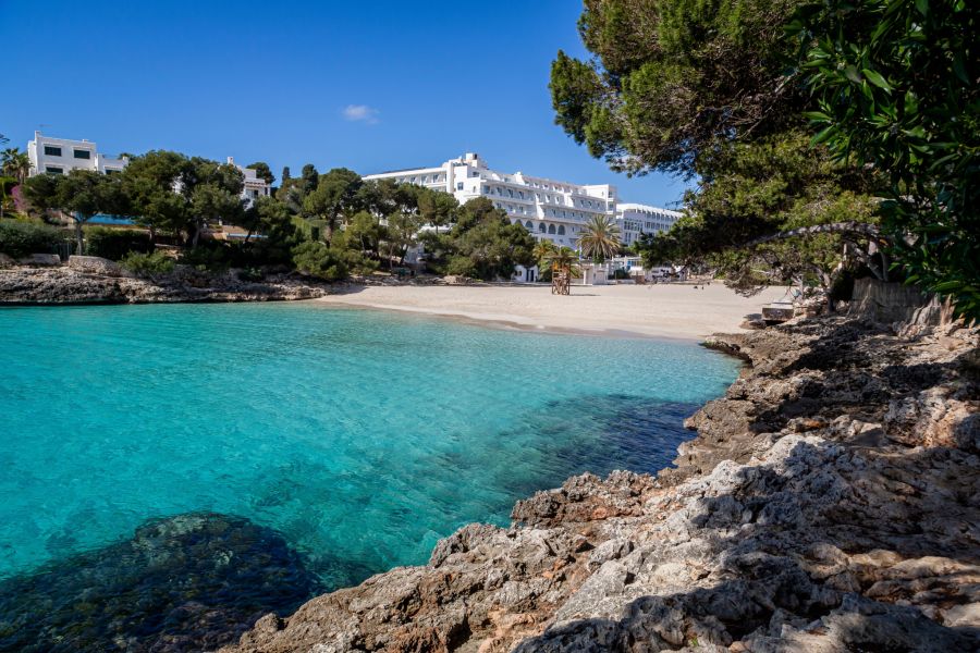 Traumstrad in Cala d'Or – auch hier können die Fischer aber zubeissen.