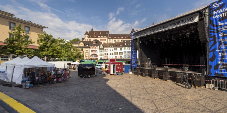 Die Basler Regierung arbeitet an einem Festivalkonzept. Das Parlament will hingegen nicht mehr lange warten und überwies eine Motion für eine Änderung der Swisslos-Verordnung zur Fes...