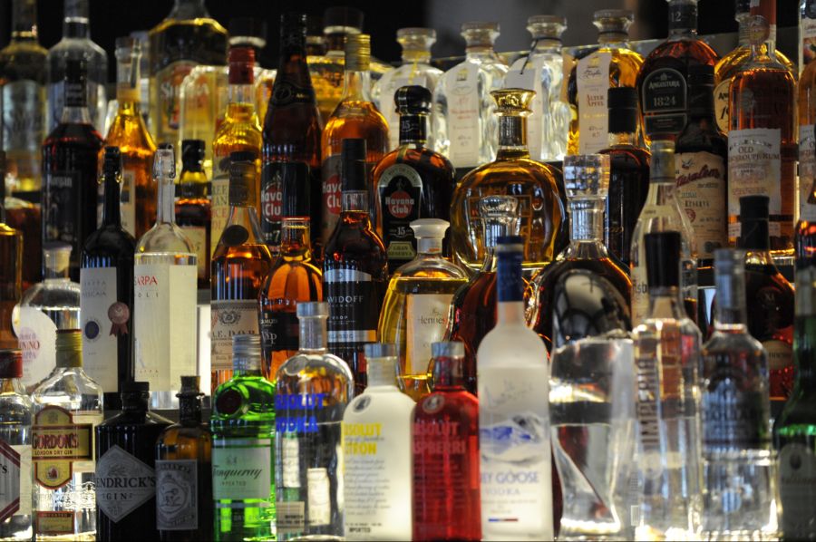 Bei Ermittlungen bezüglich eines Todesfalls einer 16-Jährigen wurden 173 leere Alkoholflaschen gefunden.