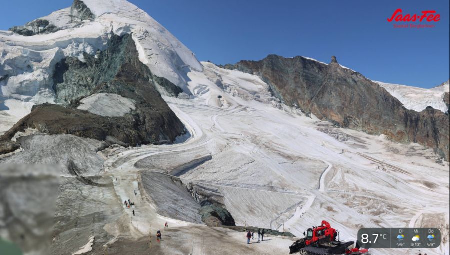Die Pisten in Saas-Fee sind fürs Sommerskifahren geöffnet.
