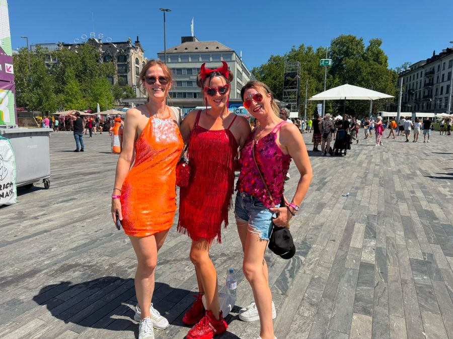 Dieses teuflische Trio ist aus Wil SG nach Zürich gereist.