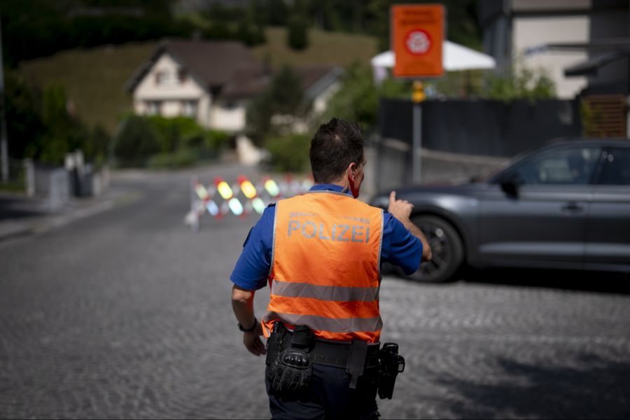 Polizei und Feuerwehr bestätigen: Die grosse Mehrheit hält sich an das Feuerverbot.