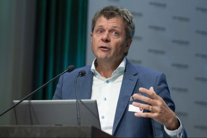 Jürg Grossen spricht an deren Delegiertenversammlung am 11. November 2023 in Thun. (Archivbild) Jürg Grossen GLP