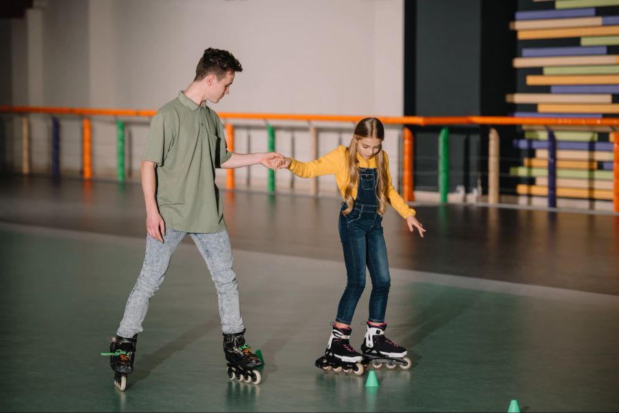 Mädchen, Trainer, Inline-Skating