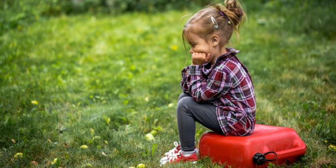 Kinder können laut einer britischen Psychologin durch «Overparenting» wichtige Lebenskompetenzen verlieren. (Symbolbild) mädchen