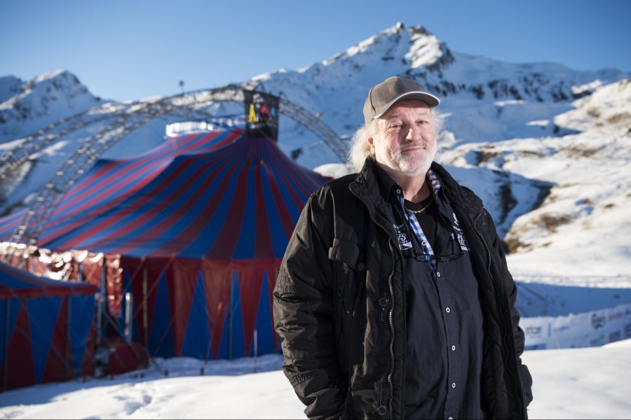 Zu Beginn seiner Komiker-Karriere war er auch politisch aktiv und im Einwohnerrat von Wohlen.