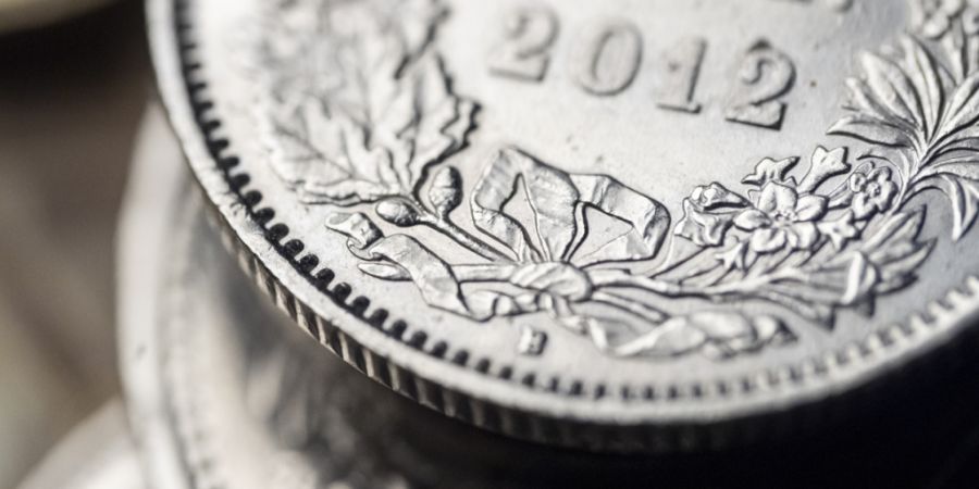 Forscher haben die Hirne von Menschen so stimuliert, dass sie anderen Leute mehr Geld schenken wollten. (Symbolbild)