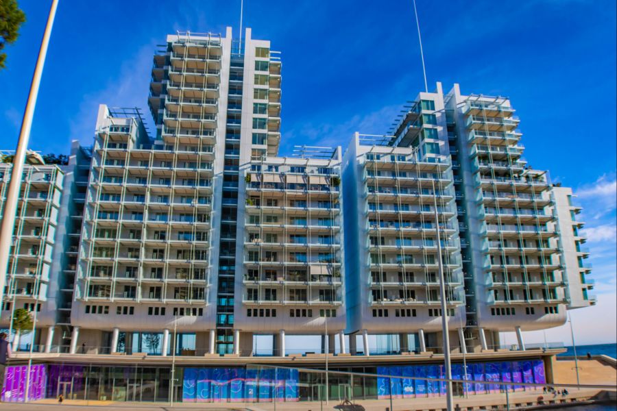 Sie ist rund 2500 Quadratmeter gross und umfasst 21 Zimmer, einen privaten Pool sowie einen Jaccuzi.