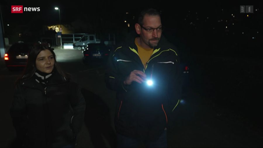 Um dagegen vorzugehen, haben Einwohner eine Bürgerpatrouille gegründet, die nächtliche Rundgänge in der Gemeinde macht.