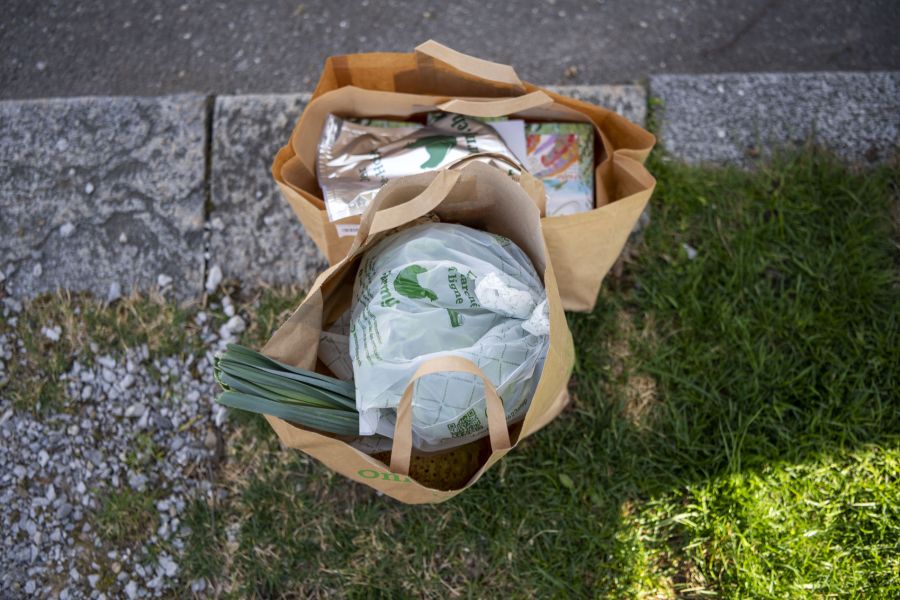 Der Online-Marktplatz liefert regionale, saisonale Bio-Produkte frisch direkt vom Bauernhof an die Haustür.