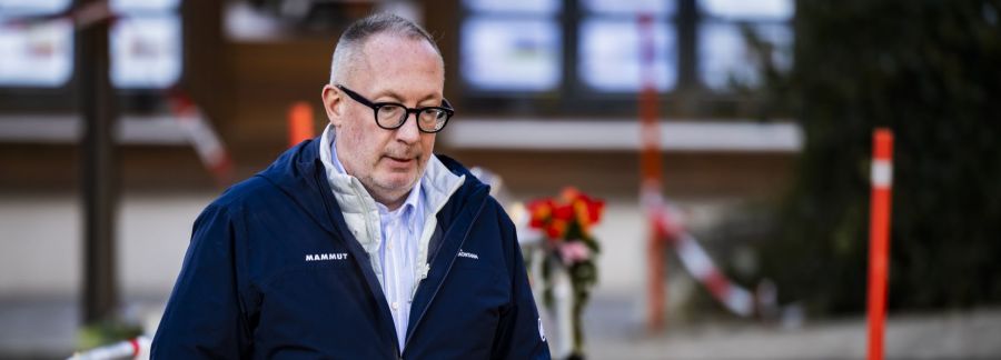 Mehr als drei Monate nach dem Feuerdrama wird Gemeindepräsident Nicolas Féraud erstmals als Beschuldigter befragt.