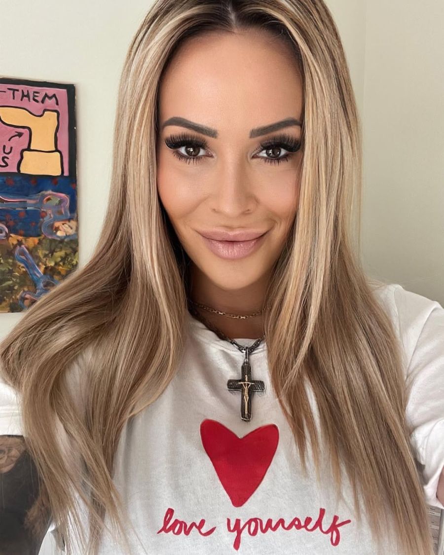 Cora Schumacher wurde offenbar nicht auf die Hochzeit ihres Sohnes eingeladen. Hintergrund ist ein länger anhaltender Familienzoff.