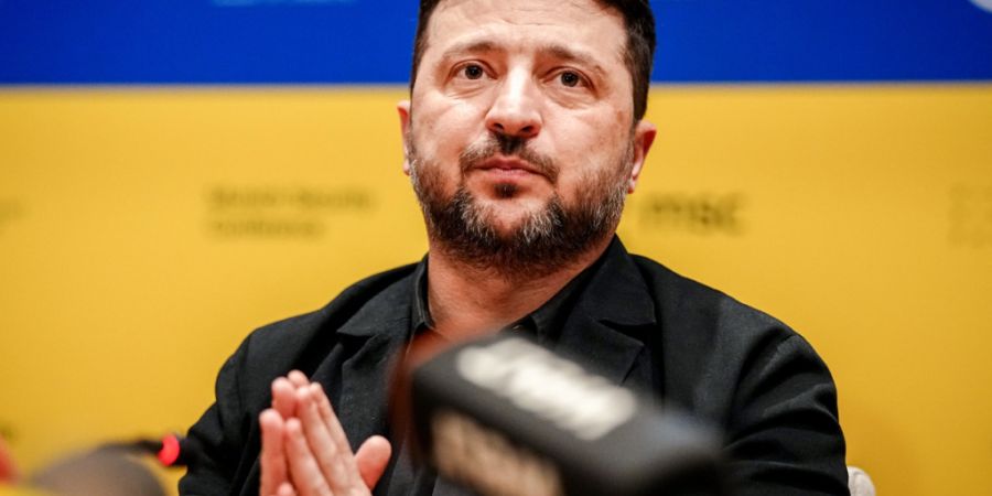 Wolodymyr Selenskyj, Präsident der Ukraine, gibt bei der 62. Münchner Sicherheitskonferenz (MSC) eine Pressekonferenz. Foto: Kay Nietfeld/dpa