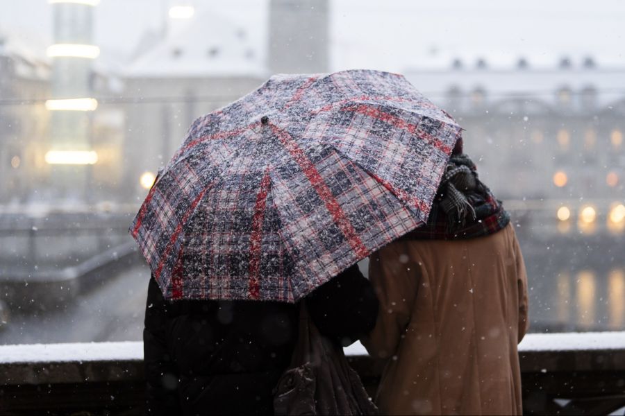 Wegen hoher Bodentemperaturen wird der Schnee aber nicht ansetzen.