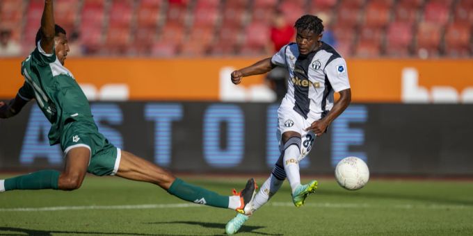 Joseph Sabobo (rechts) macht mit seinem Tor den Deckel drauf für den FC Zürich. FC Zürich