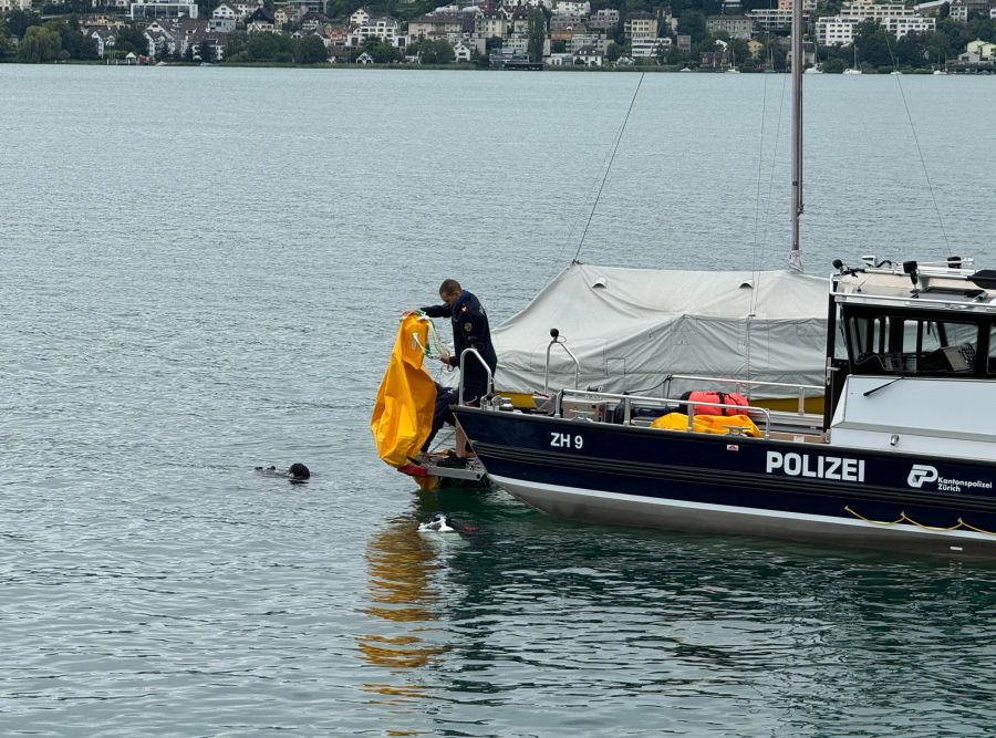 Luftsäcke werden heruntergegeben.