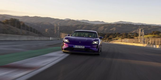 Porsche hat nach Protesten entschieden, den Ausbau seiner Teststrecke in Süditalien nicht weiterzuverfolgen. (Symbolbild) Porsche Taycan Turbo GT