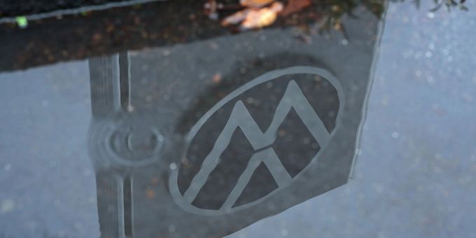 Im Zuge der Sparmassnahmen will das VW-Management auch Jubiläumsgratifikationen für Beschäftigte streichen. (Archivfoto) Im Zuge der Sparmassnahmen will das VW-Management auch Jubiläumsgratifikationen für Beschäftigte streichen. (Archivfoto)
