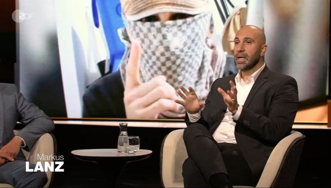 Extremismus-Forscher Ahmad Mansour in der Talk-Sendung bei Markus Lanz. Mansour