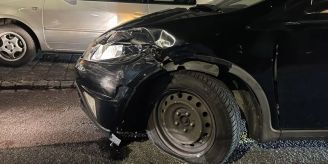 Herisau AR - Autofahrerin (37) prallt in parkierte Autos