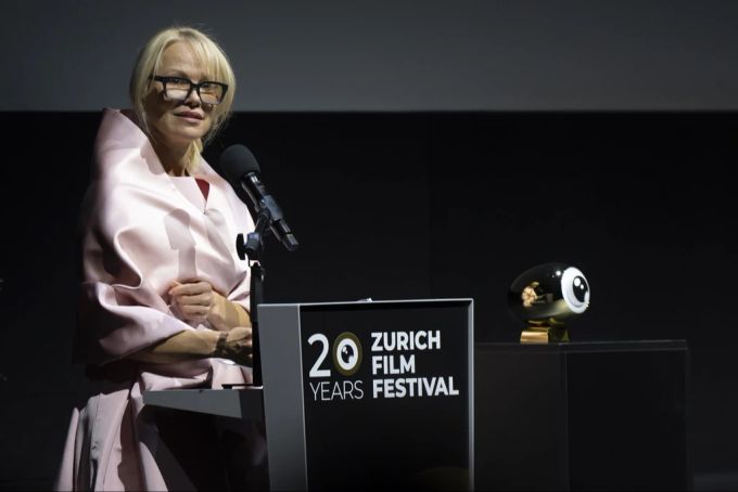 Beim Zurich Film Festival erhielt Pamela Anderson den Golden Eye Award. (Archivbild) pamela anderson ZFF