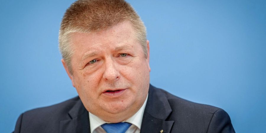 Thomas Haldenwang ist Präsident des Bundesamtes für Verfassungsschutz. Das Bundesamt dementierte, eine Liste mit unliebsamen Wissenschaftlern erhalten zu haben.