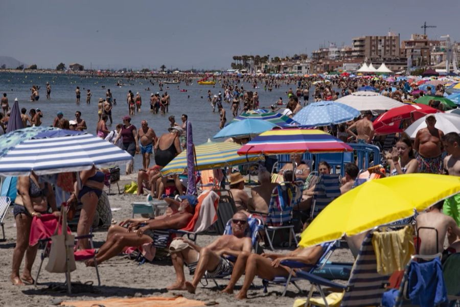 Im spanischen Alicante wurde es für Passagiere eines Flugs nach Berlin ungemütlich.