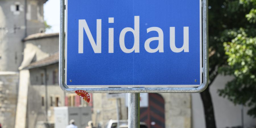 Am Dienstag verstarb in Nidau ein Autofahrer bei einem Unfall. (Symbolbild)