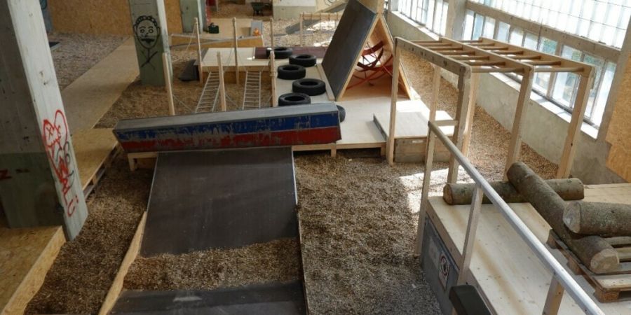 Der Bewegungspark auf dem Papieri-Areal in Cham ZG wird präventiv wegen zu hohen Pfas-Werten geschlossen.