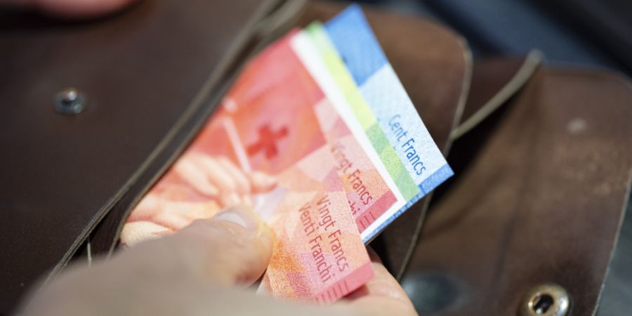 Die Höchstbusse soll neu 2000 Franken betragen statt wie bisher 5000 Franken. (Symbolbild)